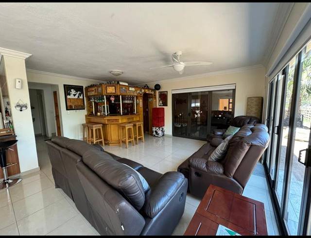 5 BEDROOM HOUSE FOR SALE IN MISTY BAY